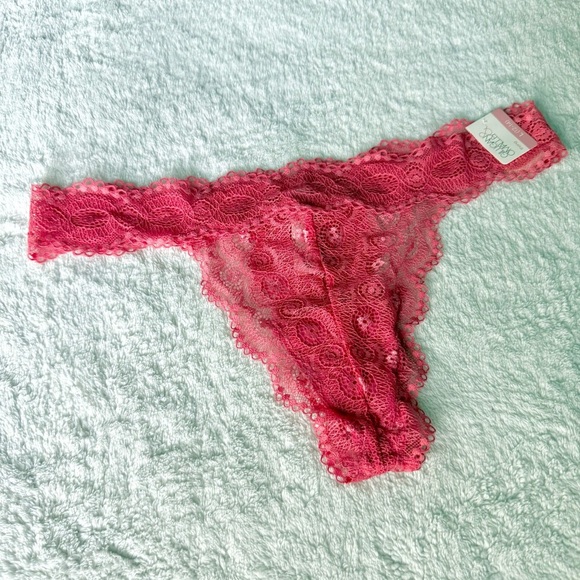 Gilligan & O’Malley Black and Coral Lace Thongs (NWOT) - Picture 2 of 5